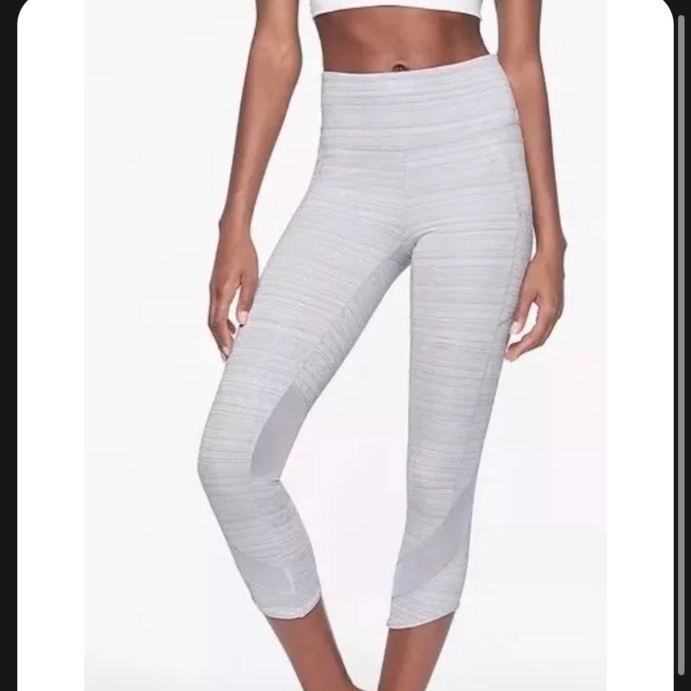 Athleta Jaquard Mesh Chat To Town Capri Workout Tights Leggings